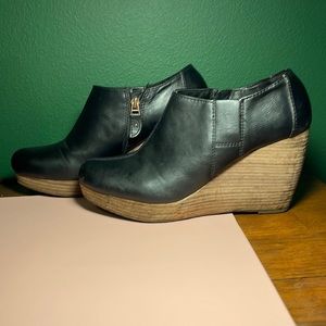 Dr. School’s Work It Bootie Black 3 1/4” Stacked Wedge Heel Size 9.5